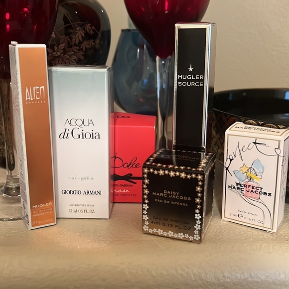 Parfume mini travel 4 mini . - Picture 2 of 5